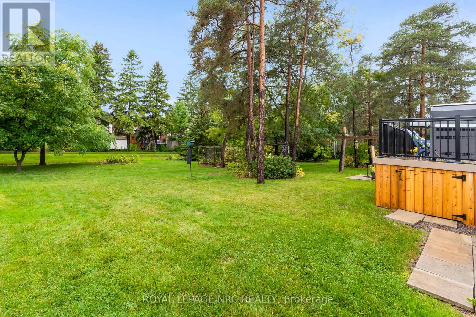 49 Cedar Park Drive, Welland, Ontario  L3C 7C8 - Photo 4 - X12453731