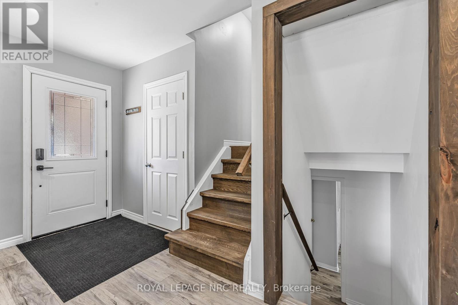 459 Lakeview Road, Fort Erie (Crescent Park), Ontario  L2A 4W2 - Photo 14 - X12453745