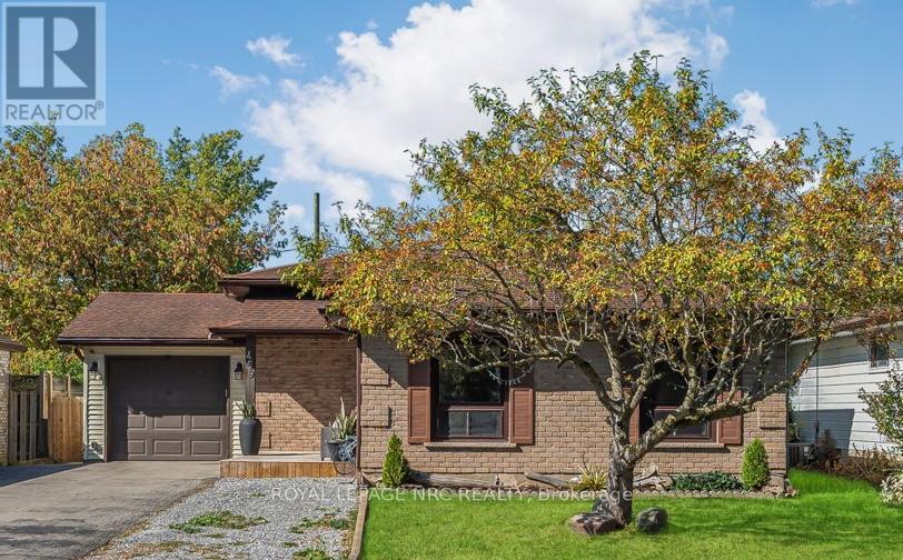 459 Lakeview Road, Fort Erie (Crescent Park), Ontario  L2A 4W2 - Photo 2 - X12453745