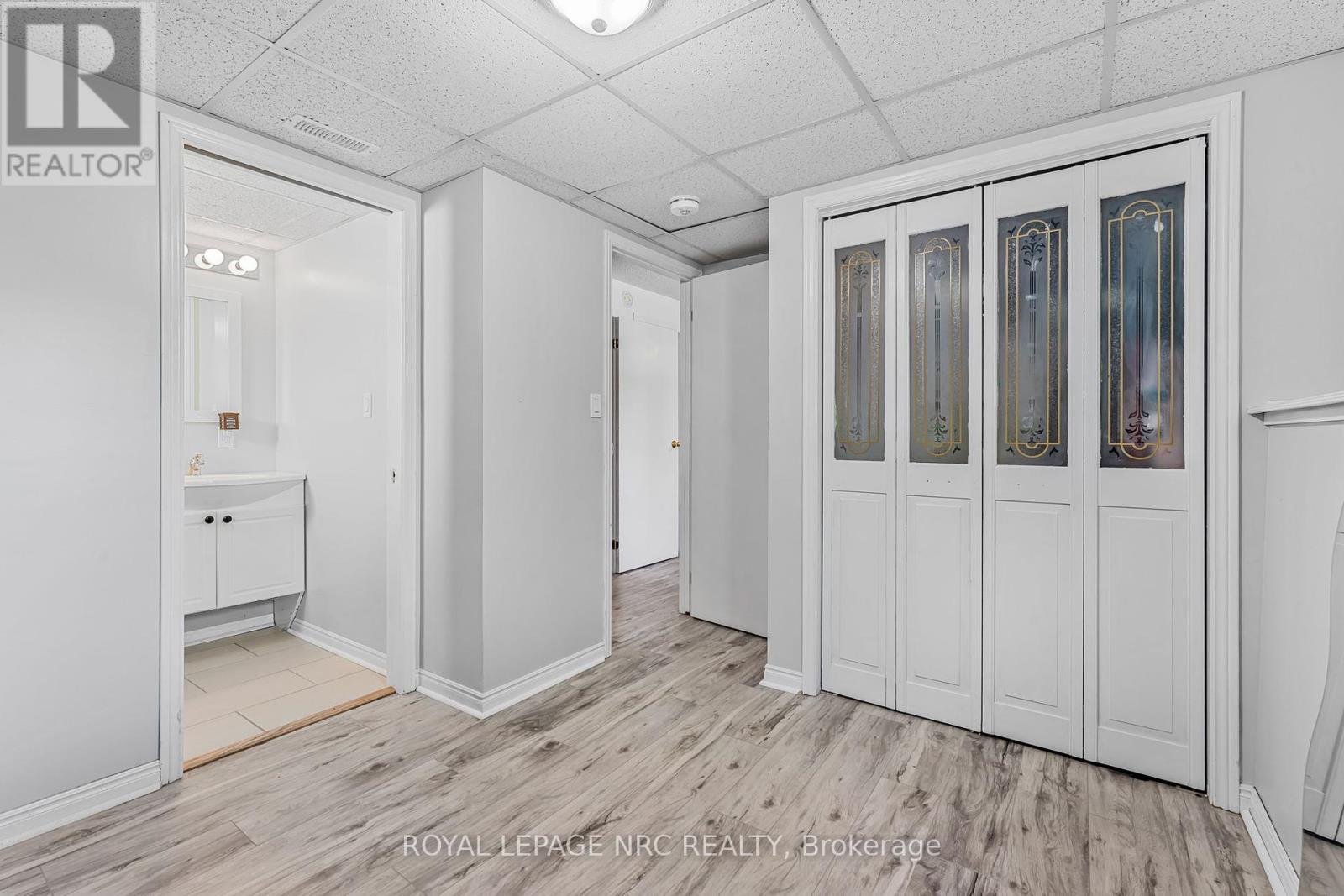 459 Lakeview Road, Fort Erie (Crescent Park), Ontario  L2A 4W2 - Photo 22 - X12453745