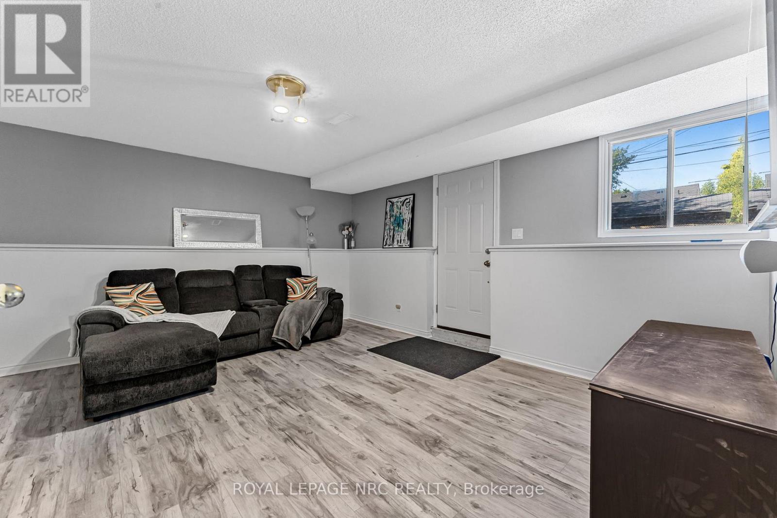 459 Lakeview Road, Fort Erie (Crescent Park), Ontario  L2A 4W2 - Photo 24 - X12453745