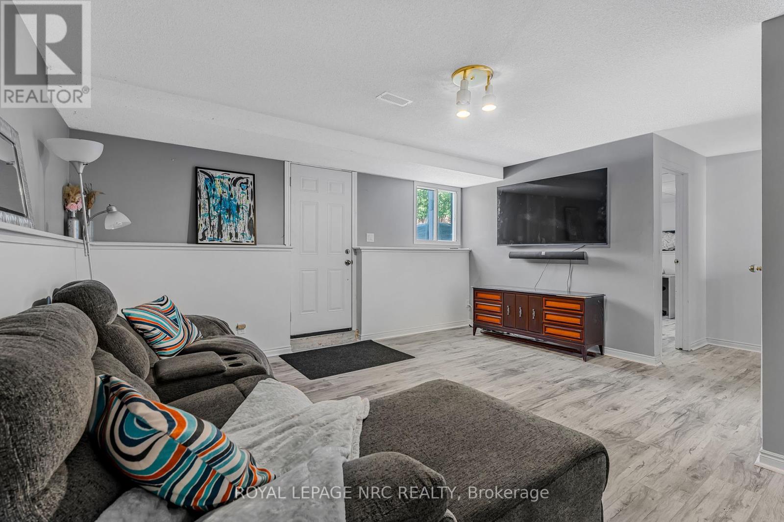 459 Lakeview Road, Fort Erie (Crescent Park), Ontario  L2A 4W2 - Photo 26 - X12453745