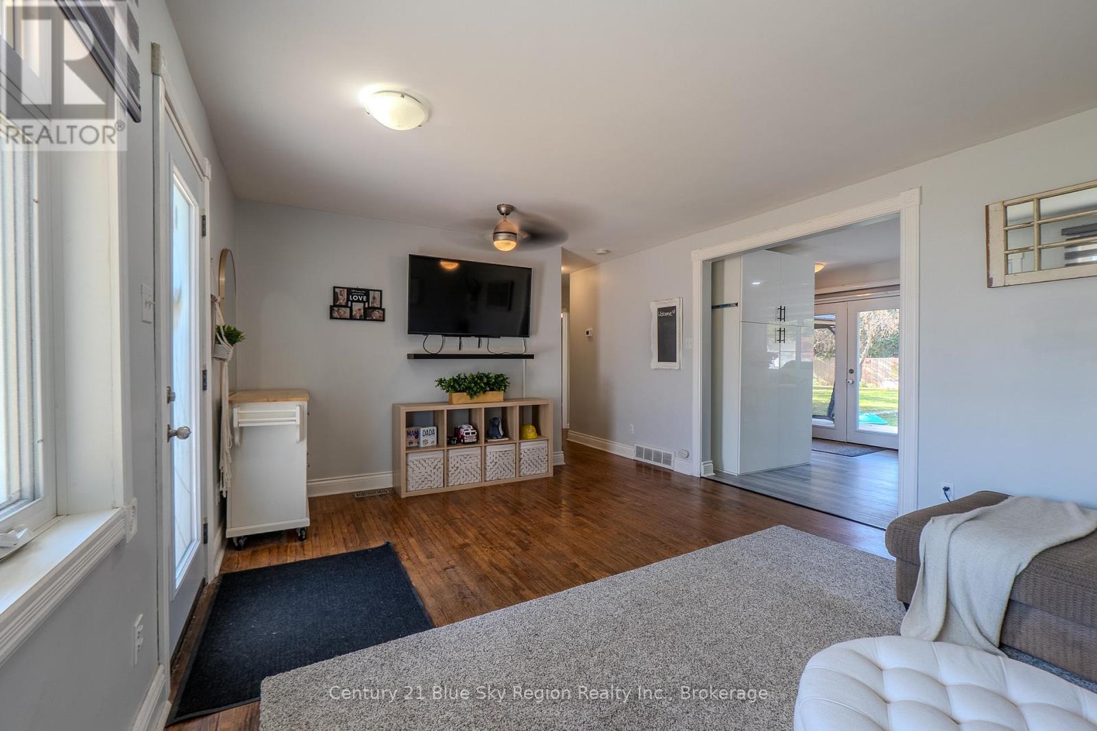 13 Prince Edward Drive, North Bay, Ontario  P1A 2T5 - Photo 11 - X12453755