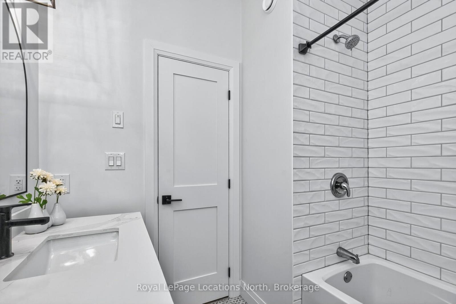 15 Pinecone Avenue, Tiny, Ontario  L9M 0J2 - Photo 46 - S12453781