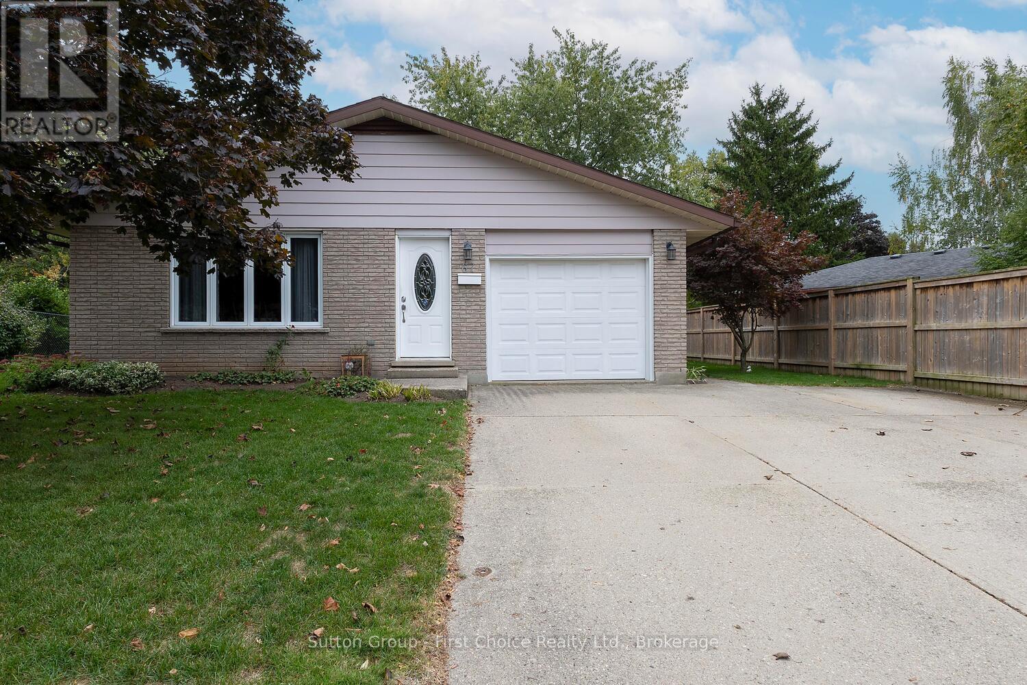 67 DIXON ROAD, Stratford, Ontario