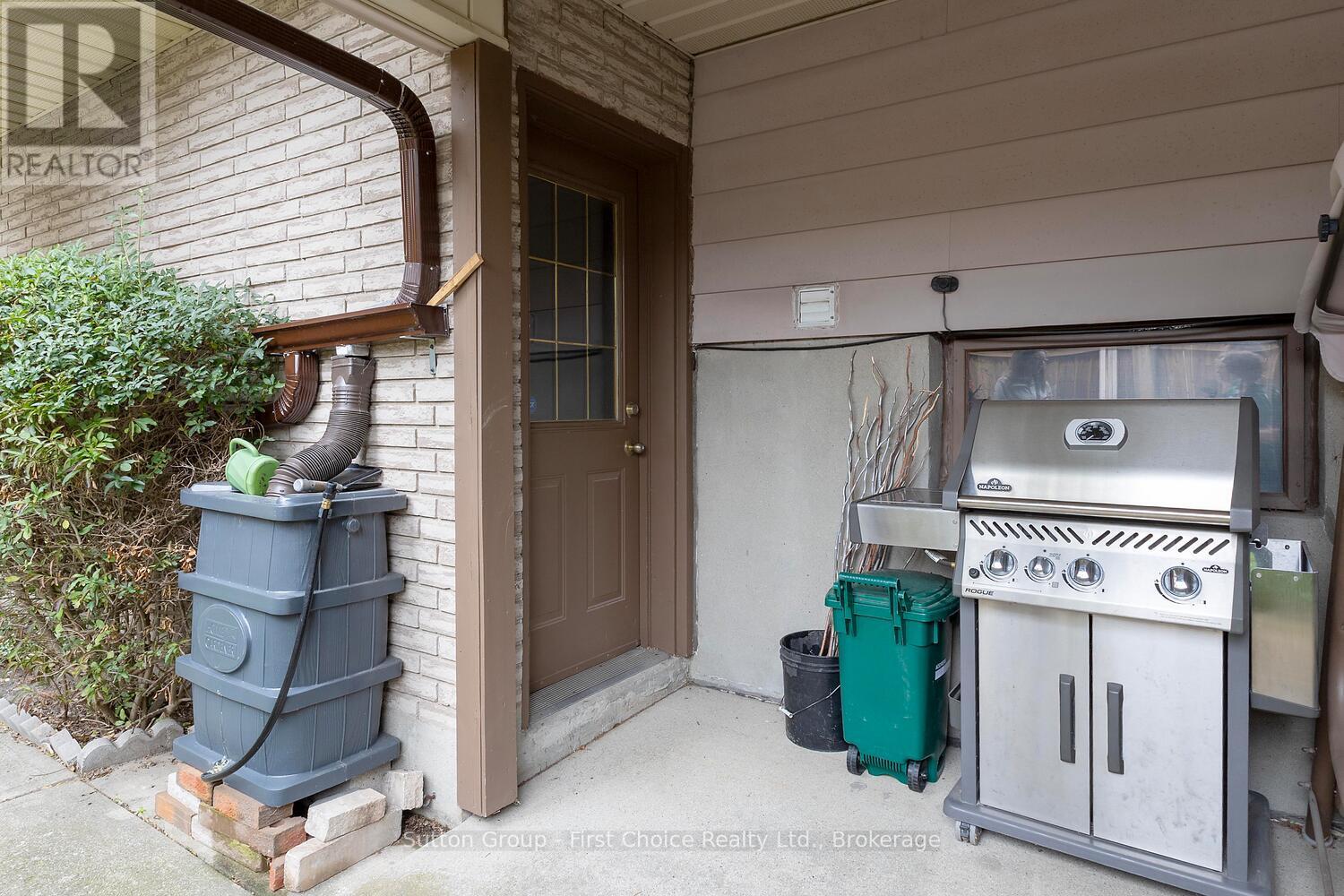 67 Dixon Road, Stratford, Ontario  N5A 6X9 - Photo 36 - X12453815
