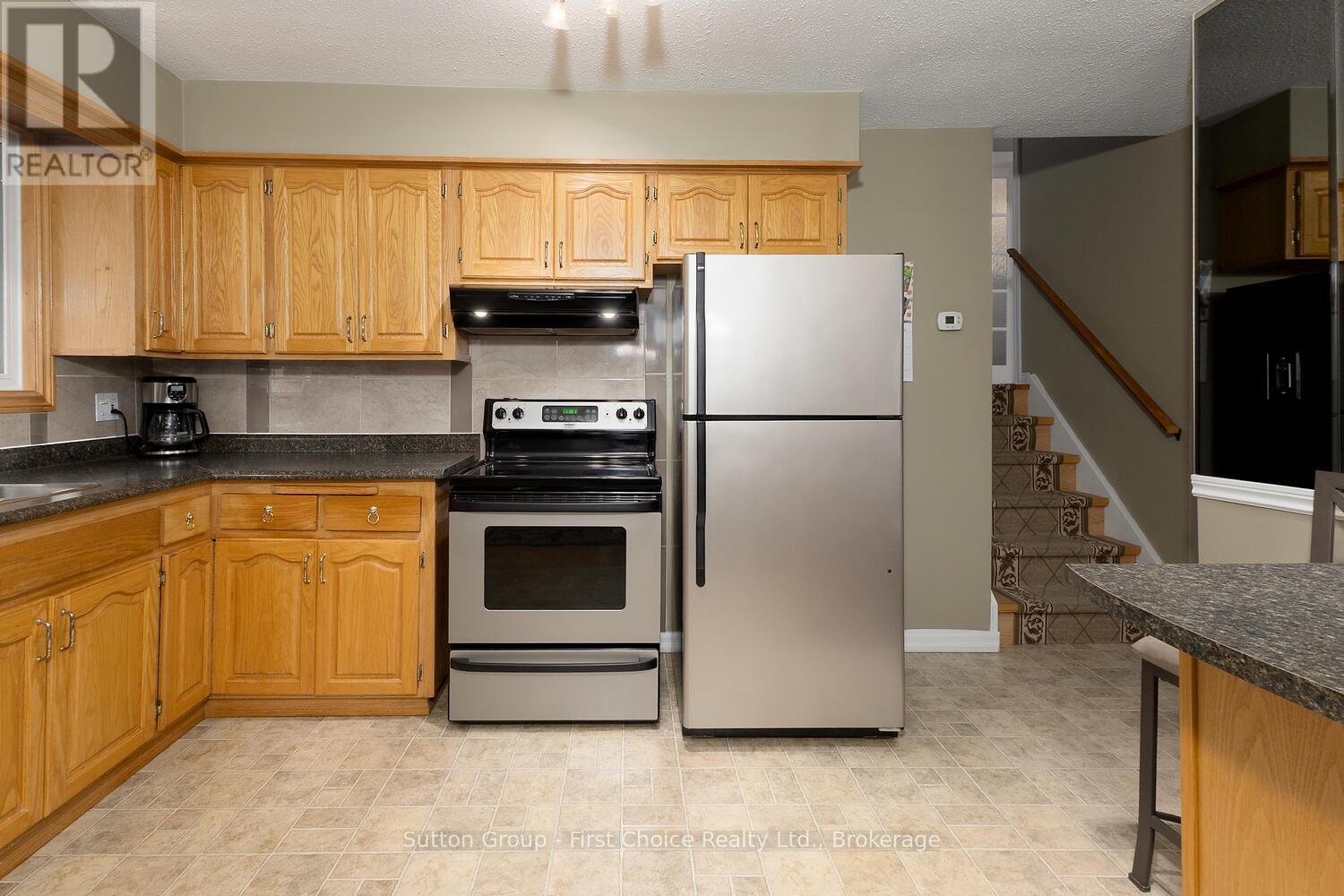67 Dixon Road, Stratford, Ontario  N5A 6X9 - Photo 11 - X12453815