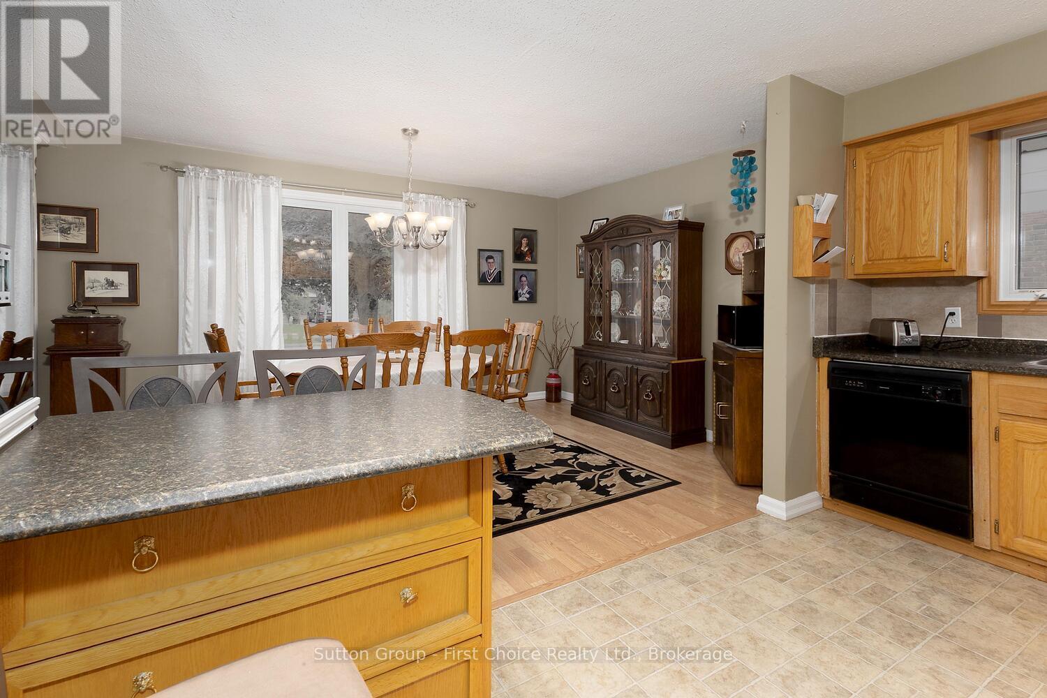67 Dixon Road, Stratford, Ontario  N5A 6X9 - Photo 13 - X12453815