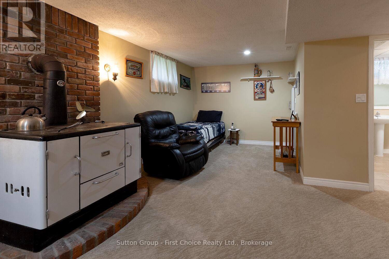 67 Dixon Road, Stratford, Ontario  N5A 6X9 - Photo 17 - X12453815