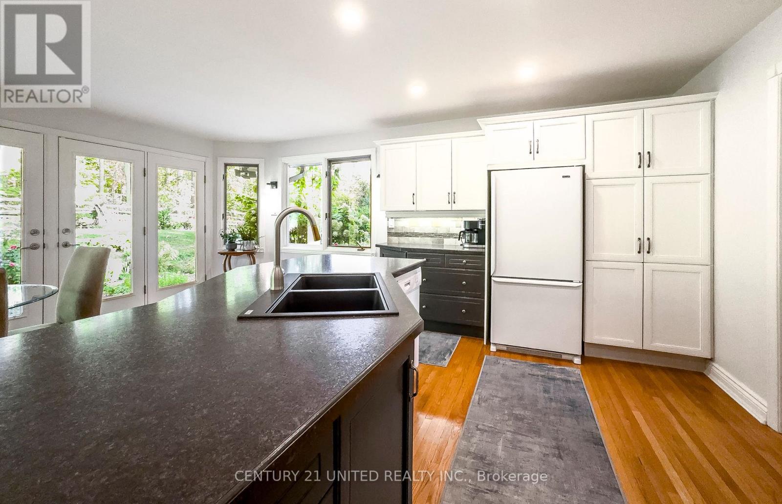 45 Crestwood Avenue, Peterborough, Ontario  K9J 1N1 - Photo 19 - X12419689
