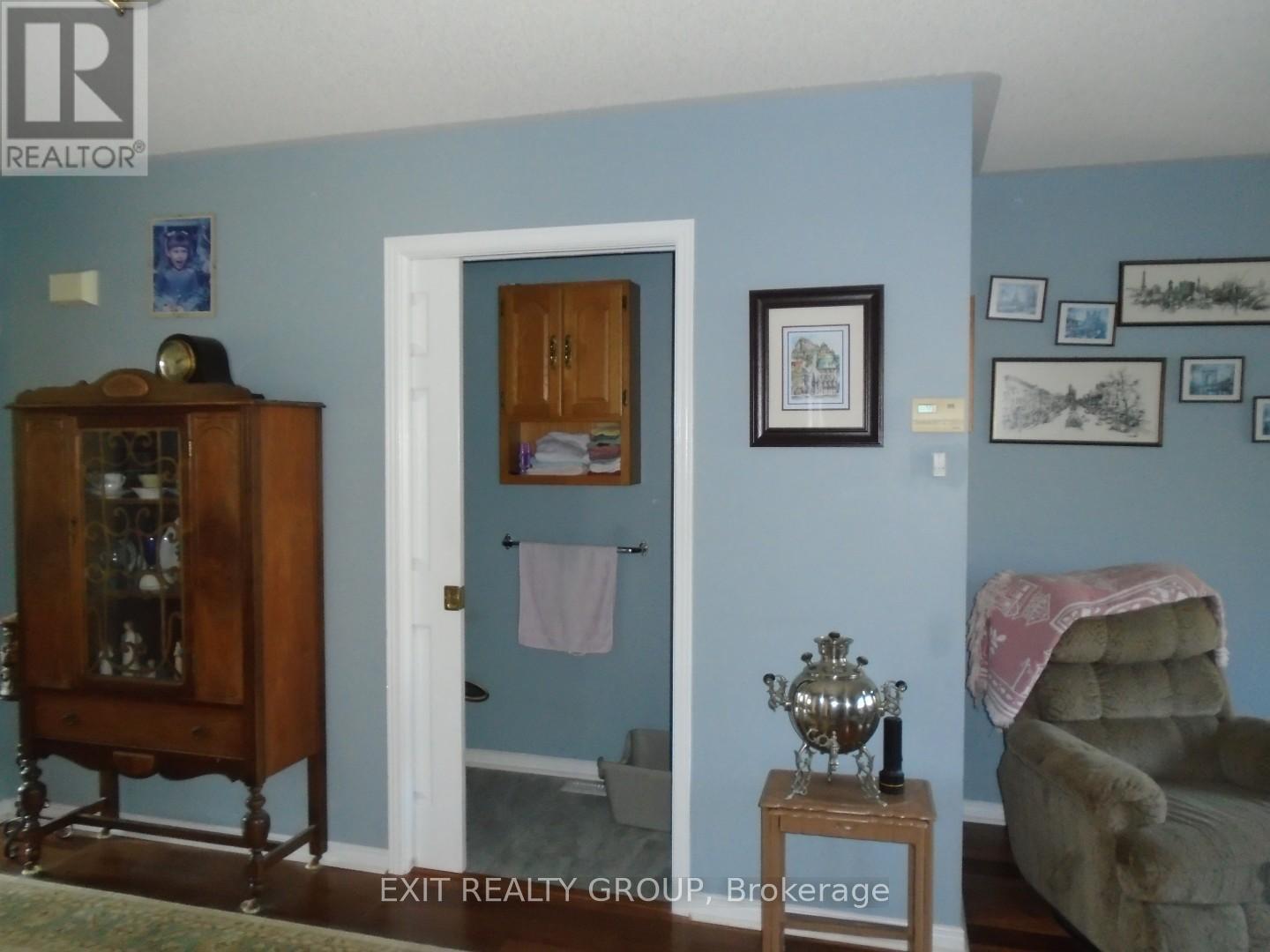 33 Cretney Drive, Prince Edward County, Ontario K0K 3L0 - Photo 12 - X12413633