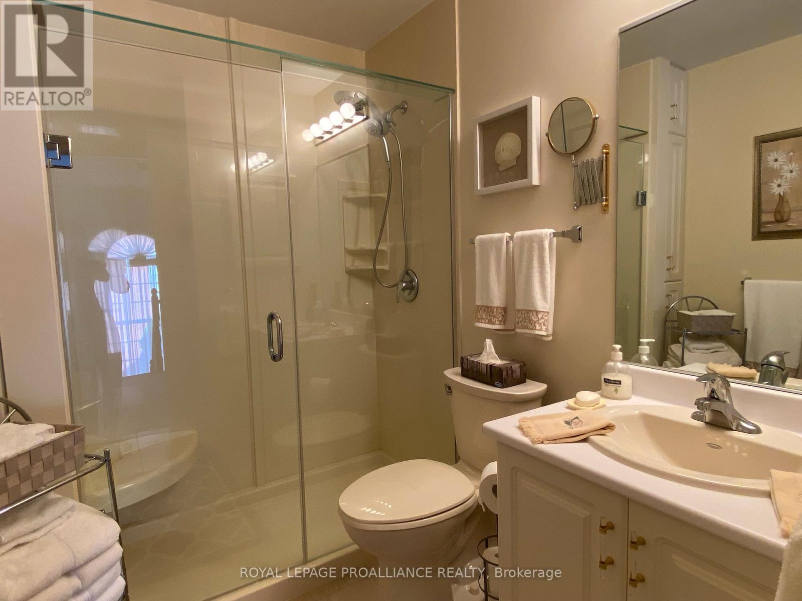 45 Country Club Place, Brockville, Ontario  K6V 6T9 - Photo 24 - X12439662