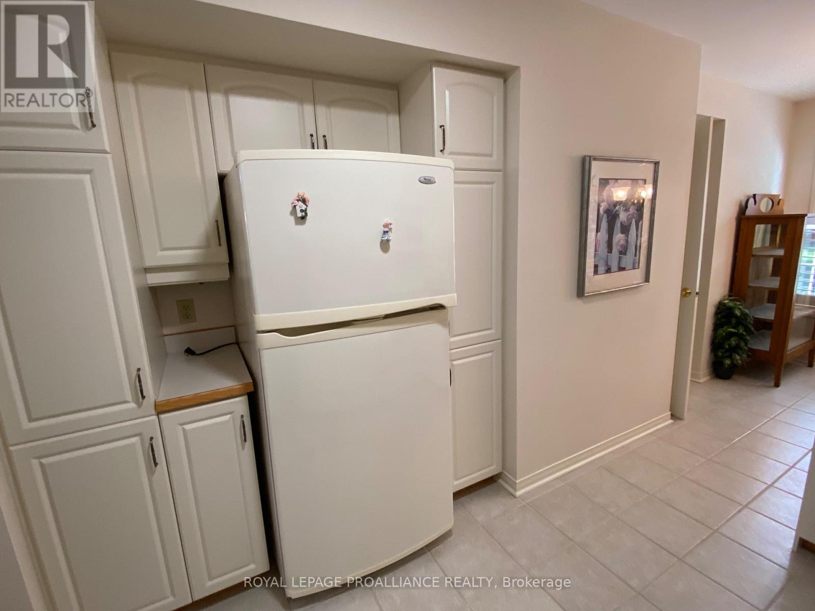 45 Country Club Place, Brockville, Ontario  K6V 6T9 - Photo 8 - X12439662