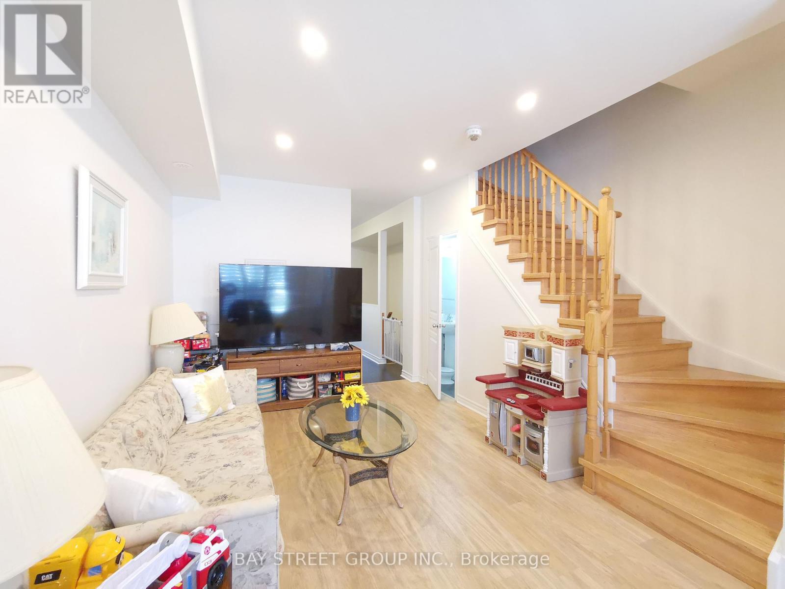 5 - 5 Eaton Park Lane, Toronto, Ontario  M1W 0A5 - Photo 6 - E12453382