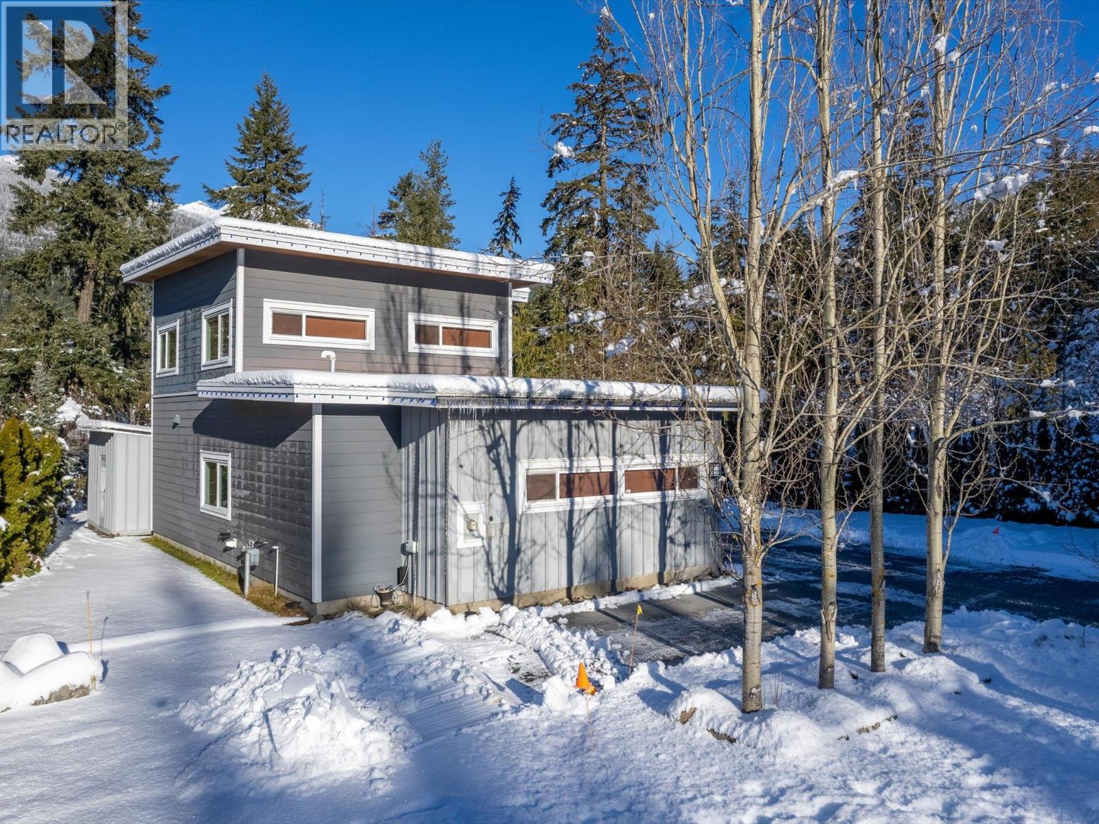 1087 Madeley Place, Whistler, British Columbia  V8E 0K6 - Photo 34 - R2983217