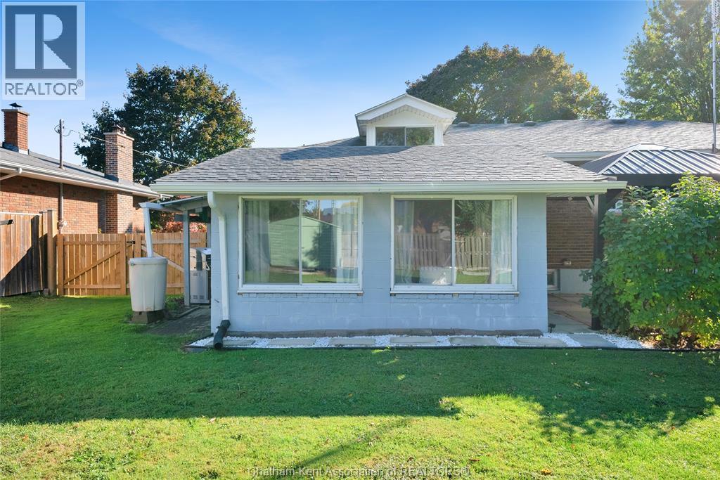 11 Highland Drive, Wallaceburg, Ontario  N8A 2K4 - Photo 35 - 25025304