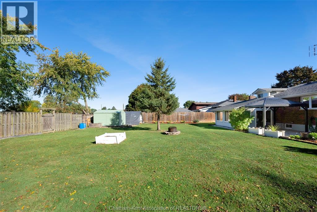 11 Highland Drive, Wallaceburg, Ontario  N8A 2K4 - Photo 39 - 25025304