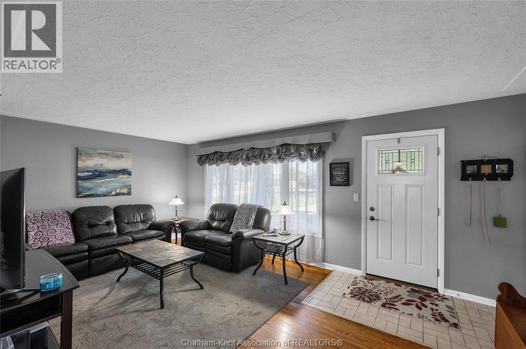 11 Highland Drive, Wallaceburg, Ontario  N8A 2K4 - Photo 6 - 25025304