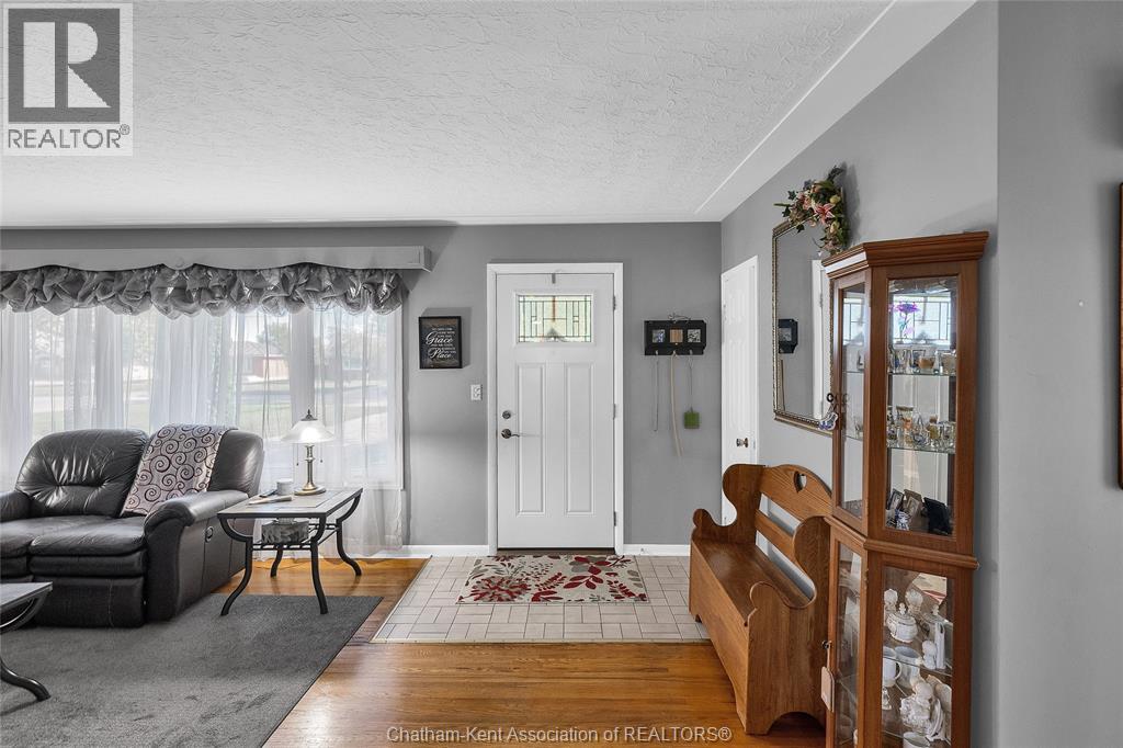 11 Highland Drive, Wallaceburg, Ontario  N8A 2K4 - Photo 8 - 25025304