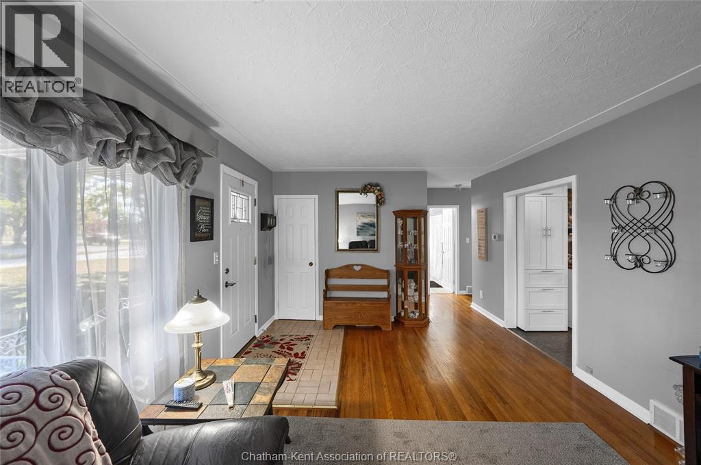 11 Highland Drive, Wallaceburg, Ontario  N8A 2K4 - Photo 9 - 25025304