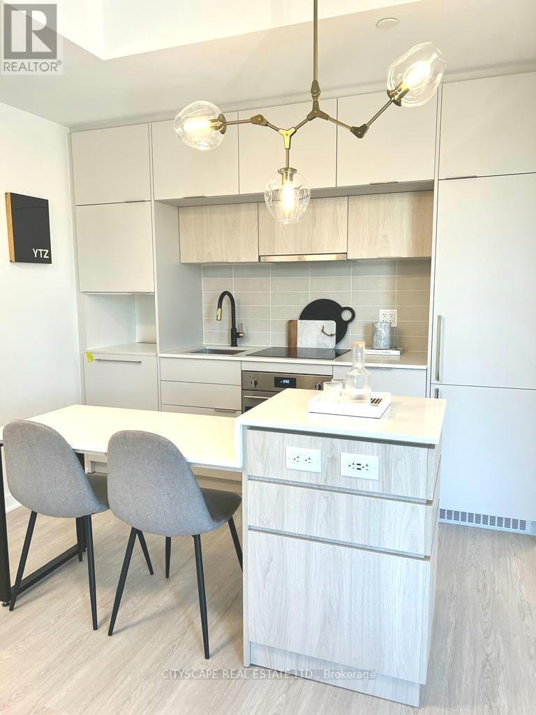 506 - 185 Alberta Avenue, Toronto, Ontario  M6C 0A5 - Photo 3 - C12453648