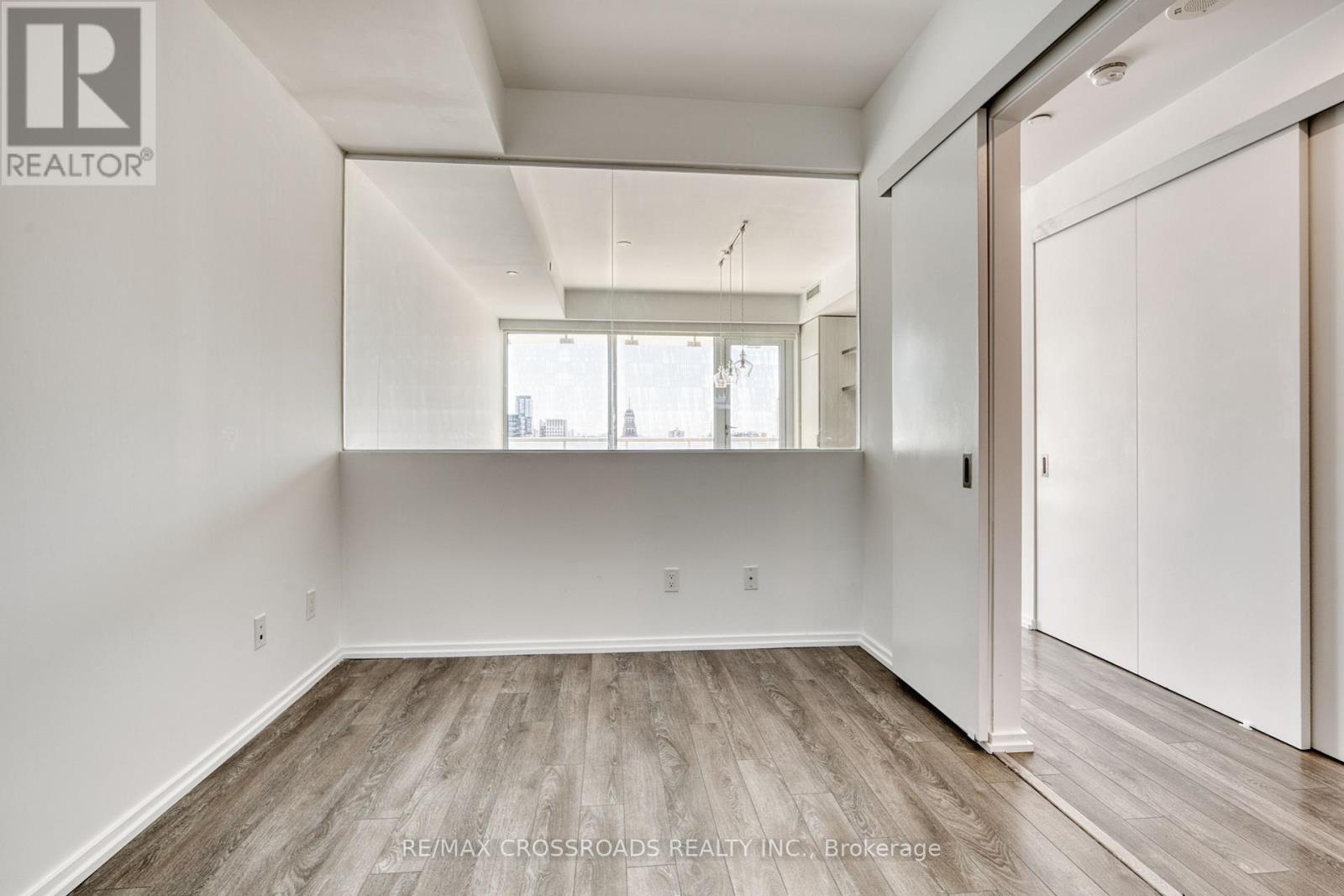 1510 - 197 Yonge Street, Toronto (Church-Yonge Corridor), Ontario  M5B 0C1 - Photo 11 - C12453651