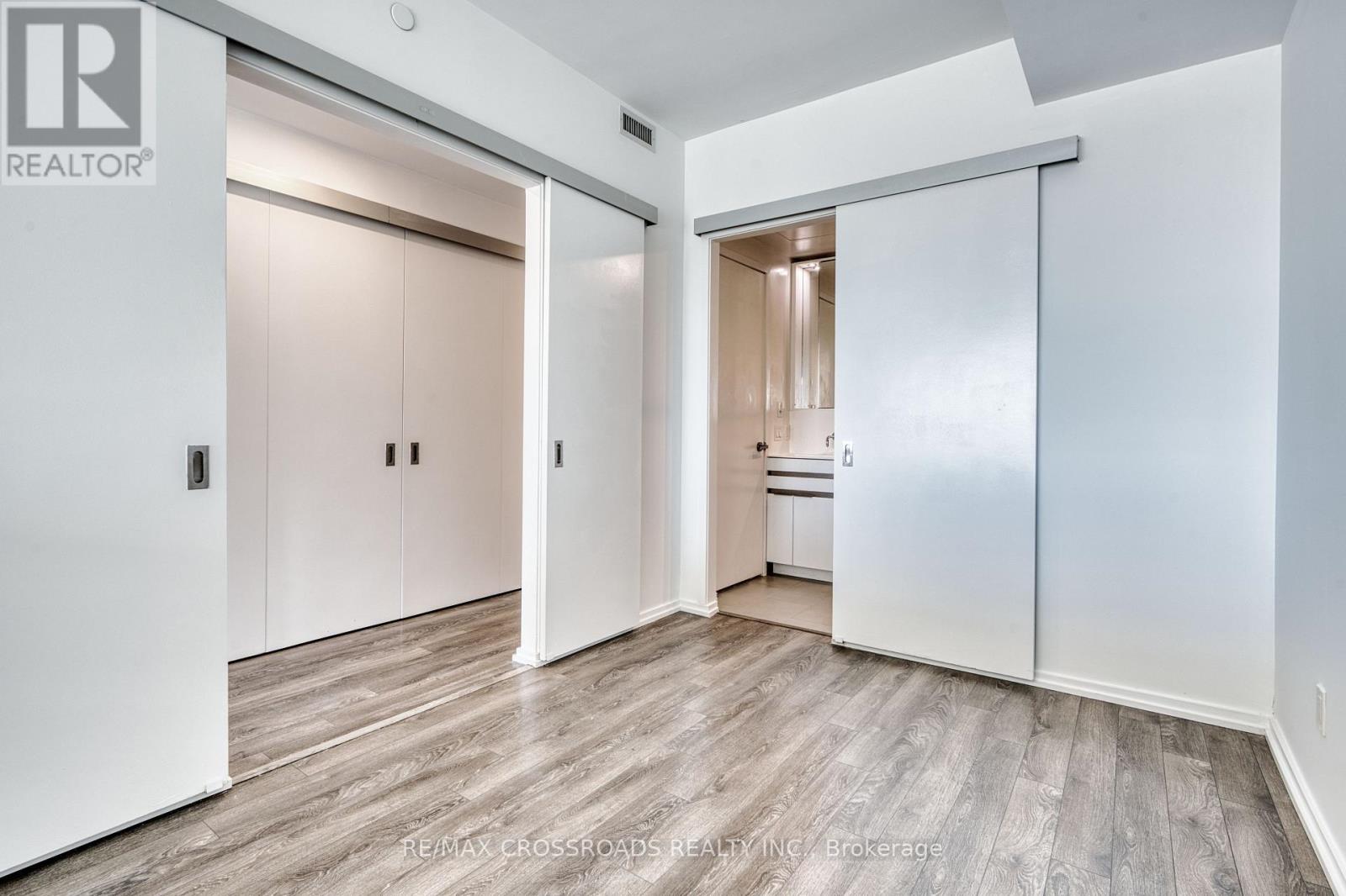 1510 - 197 Yonge Street, Toronto (Church-Yonge Corridor), Ontario  M5B 0C1 - Photo 13 - C12453651