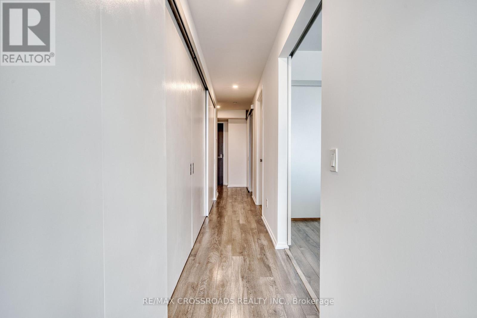 1510 - 197 Yonge Street, Toronto (Church-Yonge Corridor), Ontario  M5B 0C1 - Photo 16 - C12453651