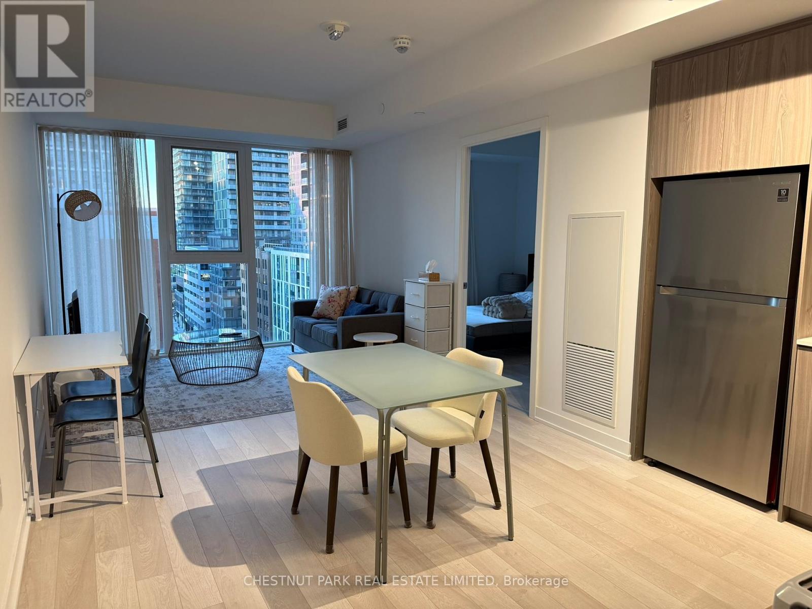 1202 - 357 King Street W, Toronto, Ontario  M5V 1K1 - Photo 5 - C12453652