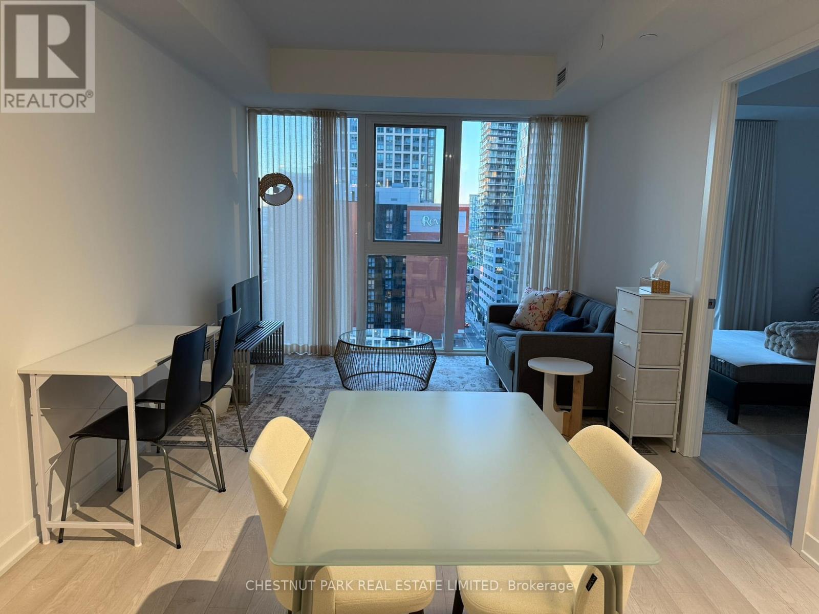 1202 - 357 King Street W, Toronto, Ontario  M5V 1K1 - Photo 6 - C12453652
