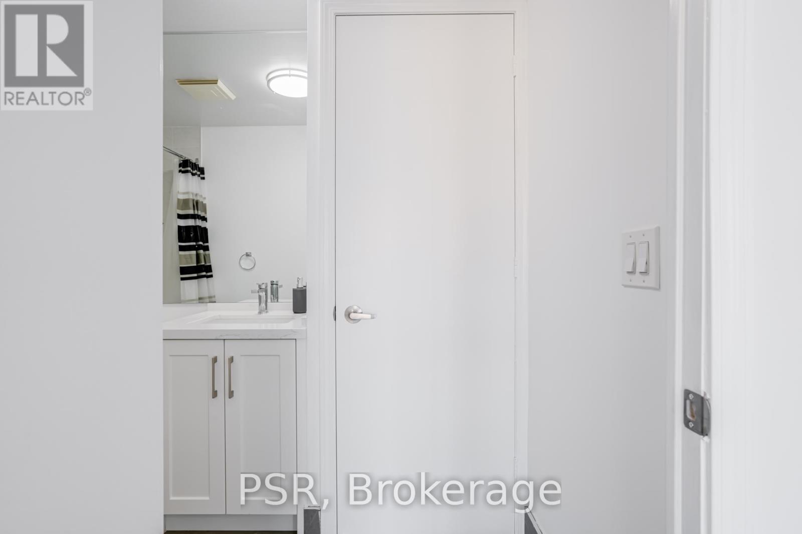 1816 - 7 King Street E, Toronto, Ontario  M5C 3C5 - Photo 30 - C12453660