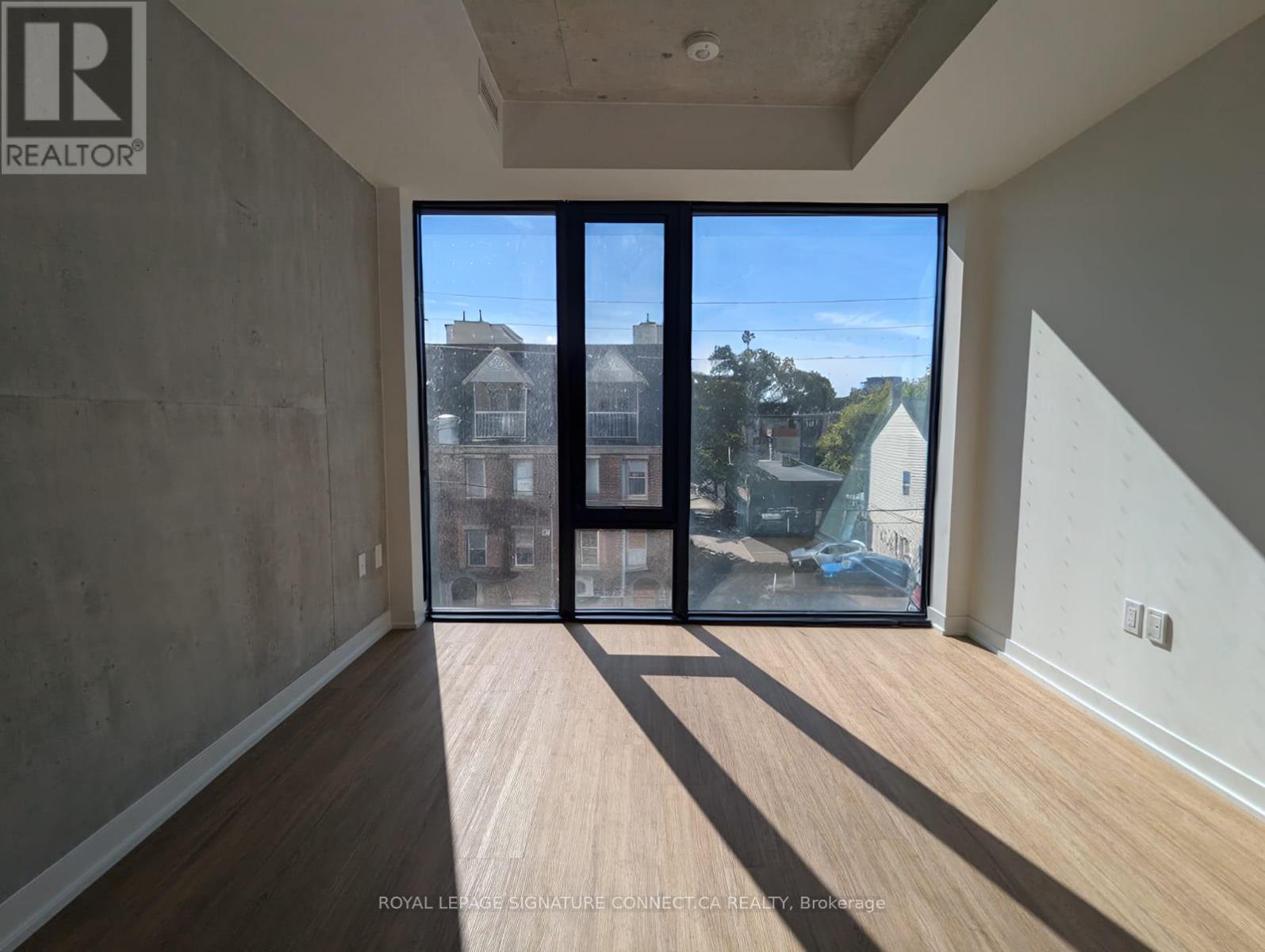 223 - 195 Mccaul Street, Toronto, Ontario  M5T 1W6 - Photo 2 - C12453686