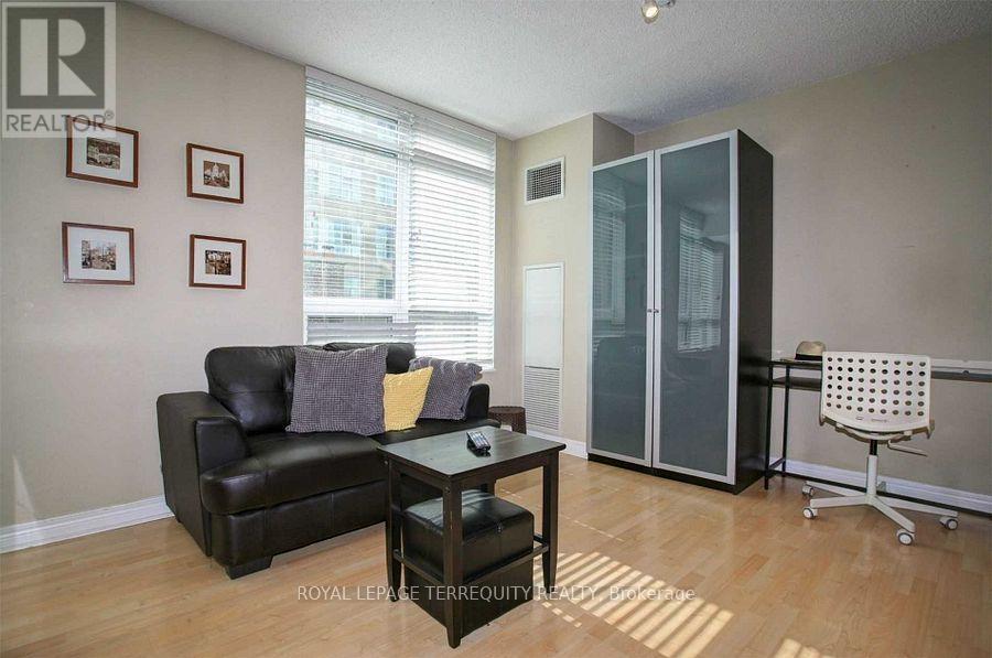 404 - 212 Eglinton Avenue E, Toronto, Ontario  M4P 0A3 - Photo 13 - C12453706
