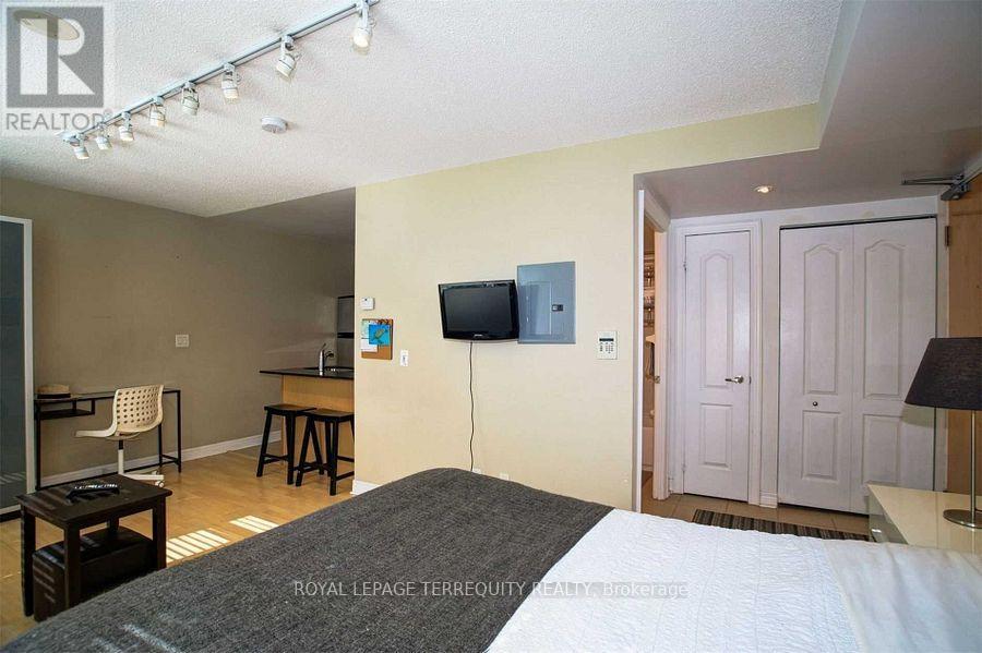 404 - 212 Eglinton Avenue E, Toronto, Ontario  M4P 0A3 - Photo 23 - C12453706