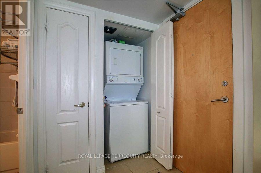 404 - 212 Eglinton Avenue E, Toronto, Ontario  M4P 0A3 - Photo 7 - C12453706