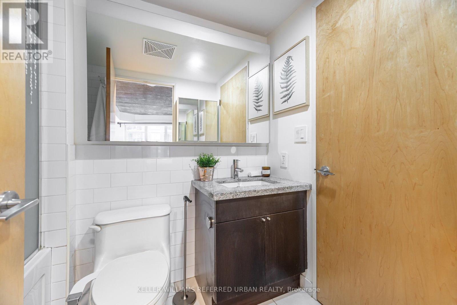 414 - 1005 King Street W, Toronto (Niagara), Ontario  M6K 3M8 - Photo 14 - C12453712