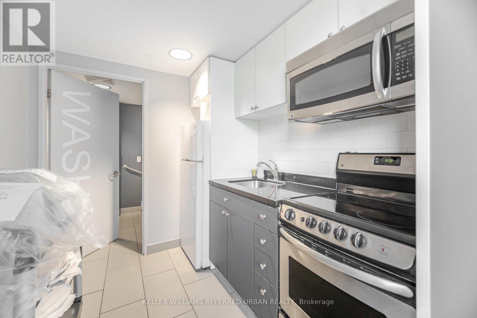 414 - 1005 King Street W, Toronto (Niagara), Ontario  M6K 3M8 - Photo 32 - C12453712