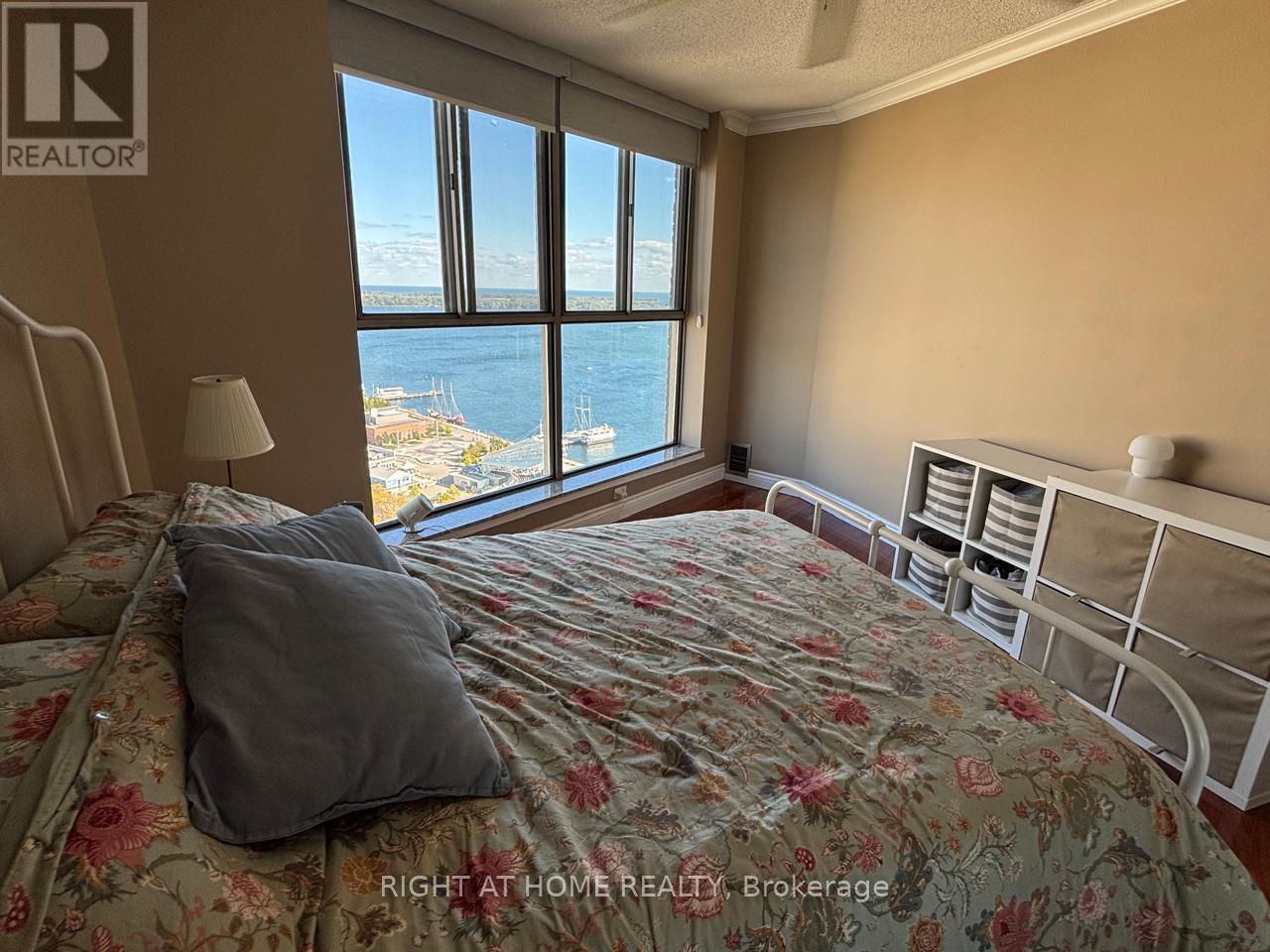 3001 - 270 Queens Quay W, Toronto, Ontario  M5J 2N4 - Photo 14 - C12453752
