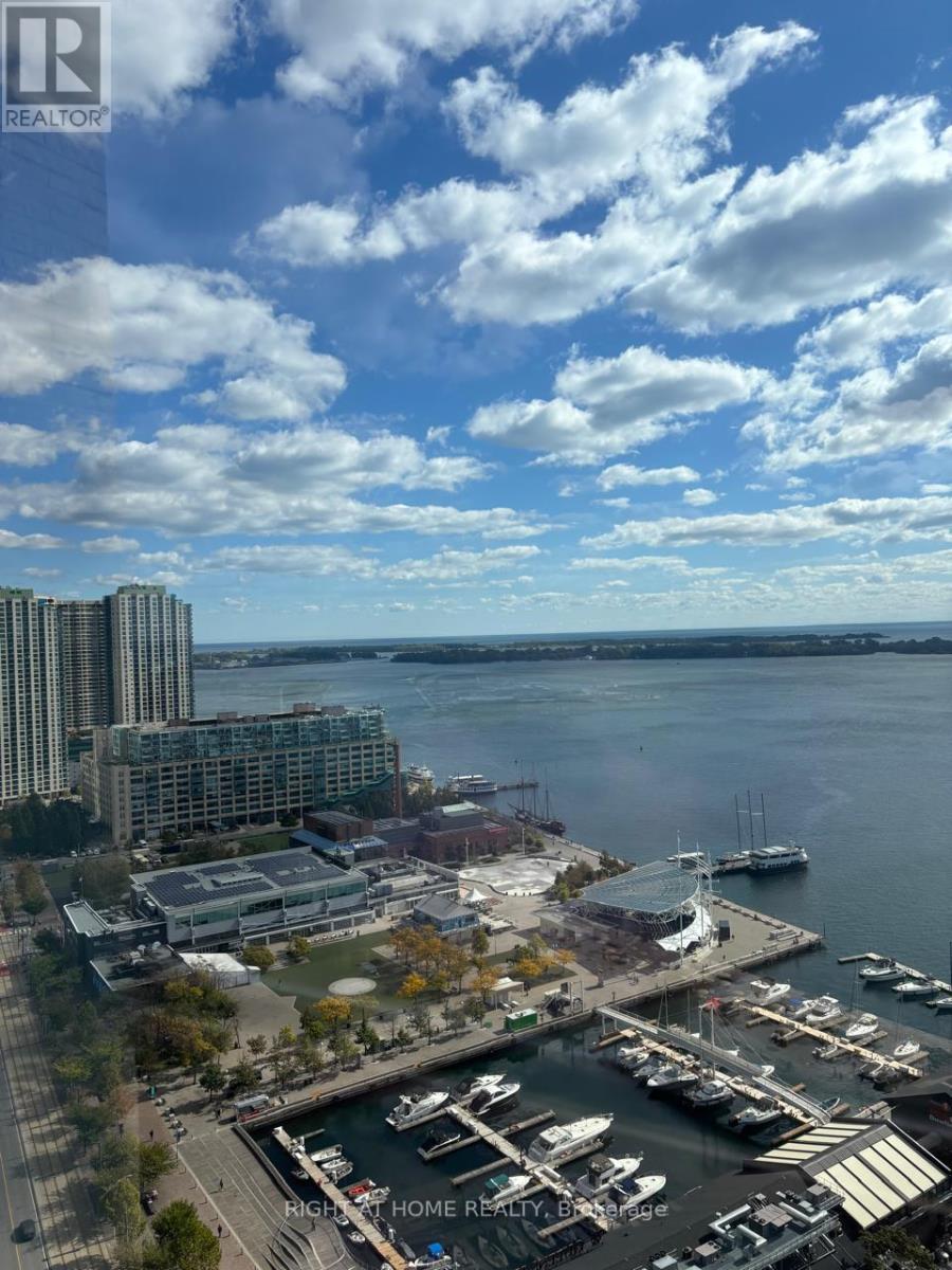 3001 - 270 Queens Quay W, Toronto, Ontario  M5J 2N4 - Photo 2 - C12453752