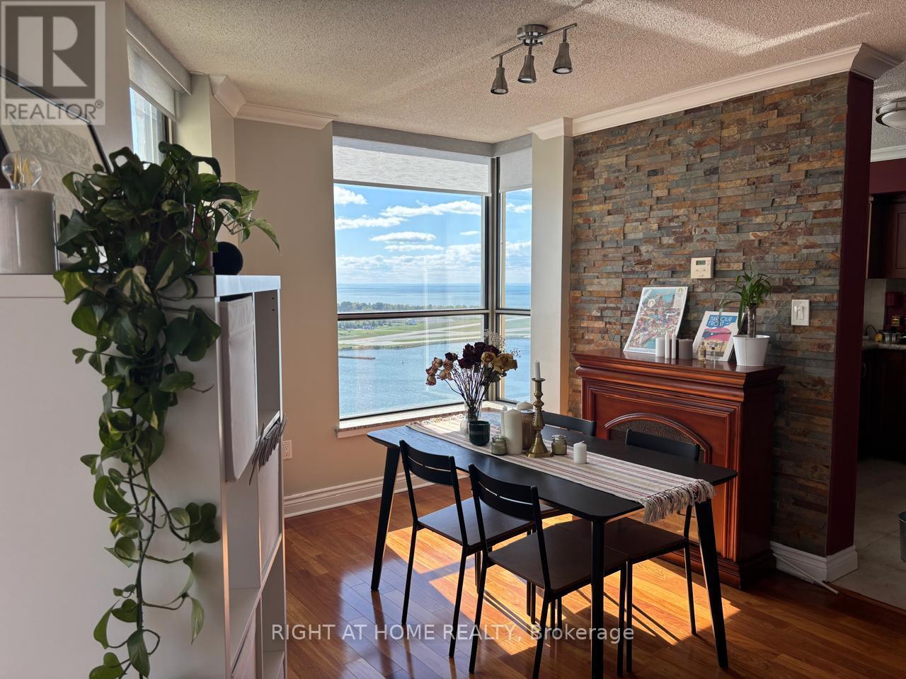 3001 - 270 Queens Quay W, Toronto, Ontario  M5J 2N4 - Photo 8 - C12453752