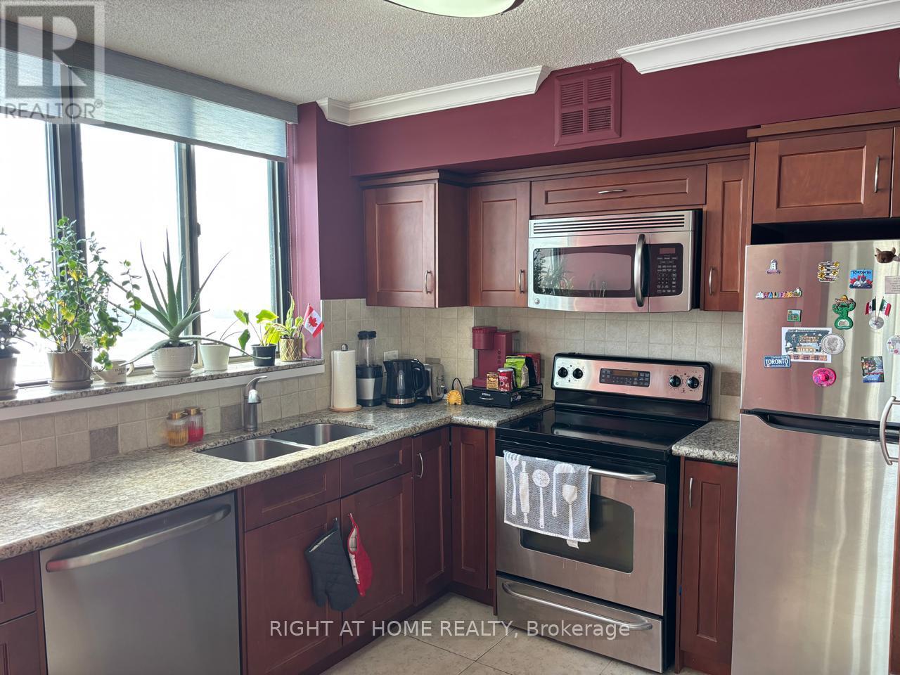3001 - 270 Queens Quay W, Toronto, Ontario  M5J 2N4 - Photo 9 - C12453752