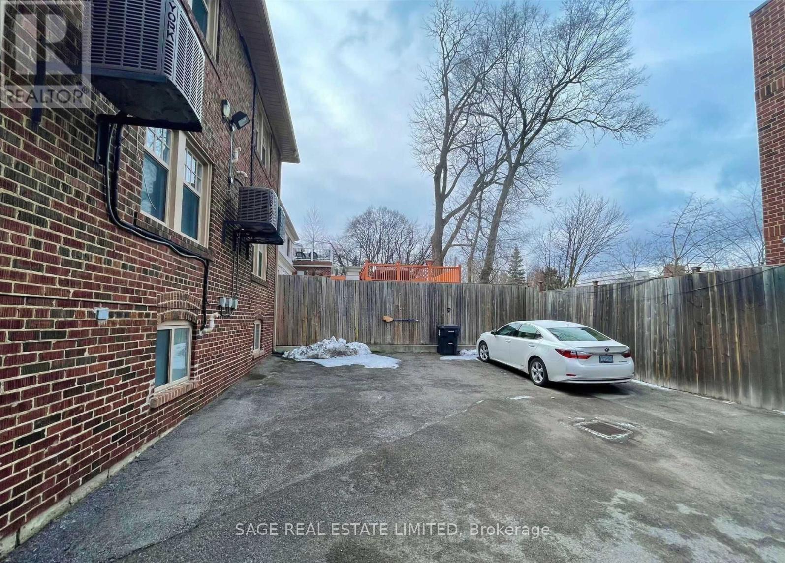 W/u - 4 Killarney Road, Toronto, Ontario  M5P 1L8 - Photo 17 - C12453757