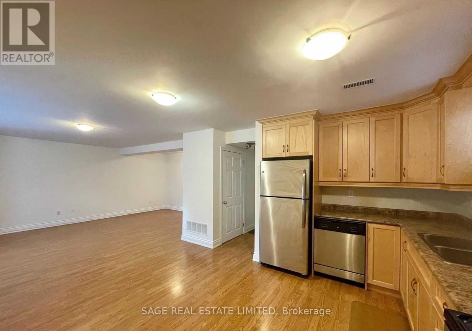 W/u - 4 Killarney Road, Toronto, Ontario  M5P 1L8 - Photo 6 - C12453757