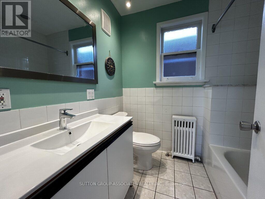 3 - 131 Kenwood Avenue, Toronto, Ontario  M6C 2S4 - Photo 20 - C12453782