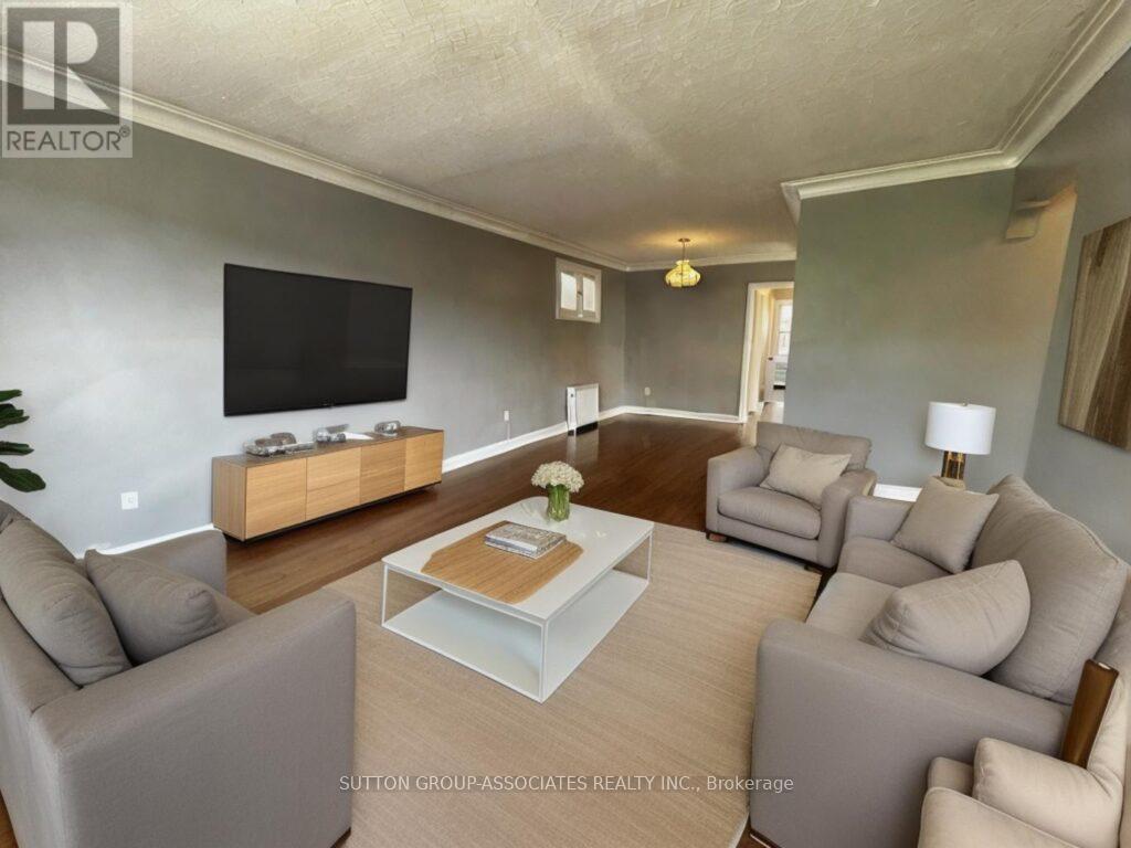 3 - 131 Kenwood Avenue, Toronto, Ontario  M6C 2S4 - Photo 4 - C12453782