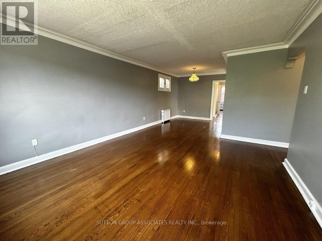 3 - 131 Kenwood Avenue, Toronto, Ontario  M6C 2S4 - Photo 5 - C12453782