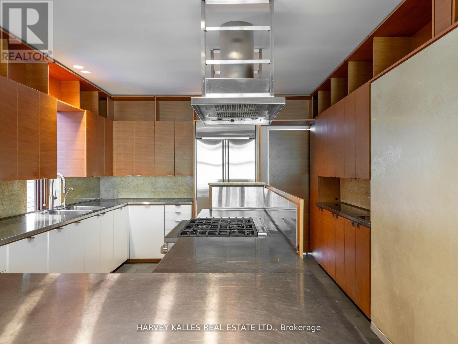 38 Dunvegan Road, Toronto, Ontario  M4V 2P6 - Photo 12 - C12453794