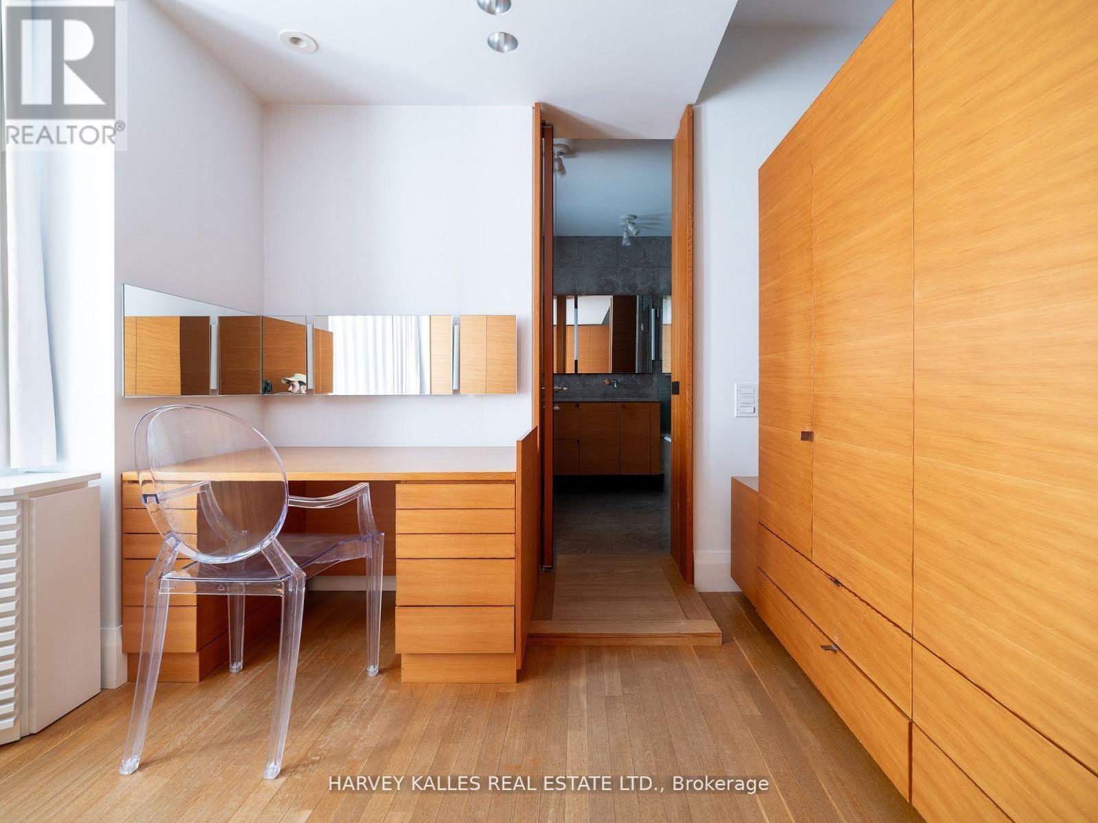 38 Dunvegan Road, Toronto, Ontario  M4V 2P6 - Photo 18 - C12453794