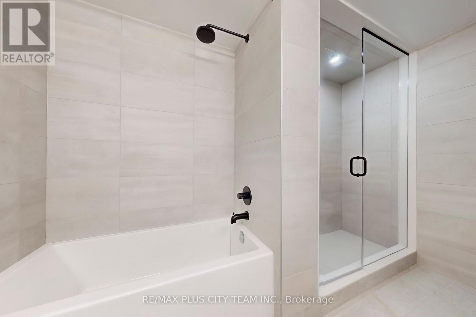 118 Peter Street, Toronto, Ontario  M5V 2G7 - Photo 17 - C12453800