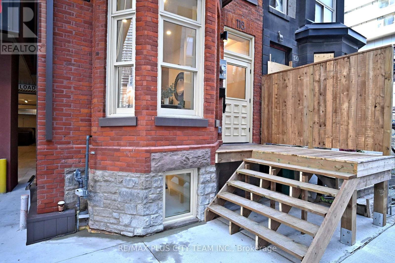 118 Peter Street, Toronto, Ontario  M5V 2G7 - Photo 2 - C12453800